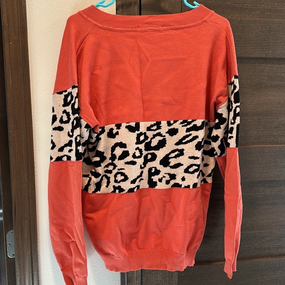 NWT Large Cheetah Pullover - Picture 3 of 3